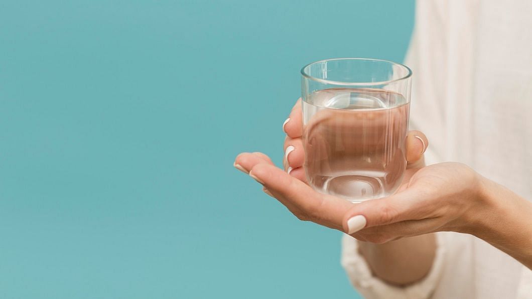 Drink up (Image via Freepik)